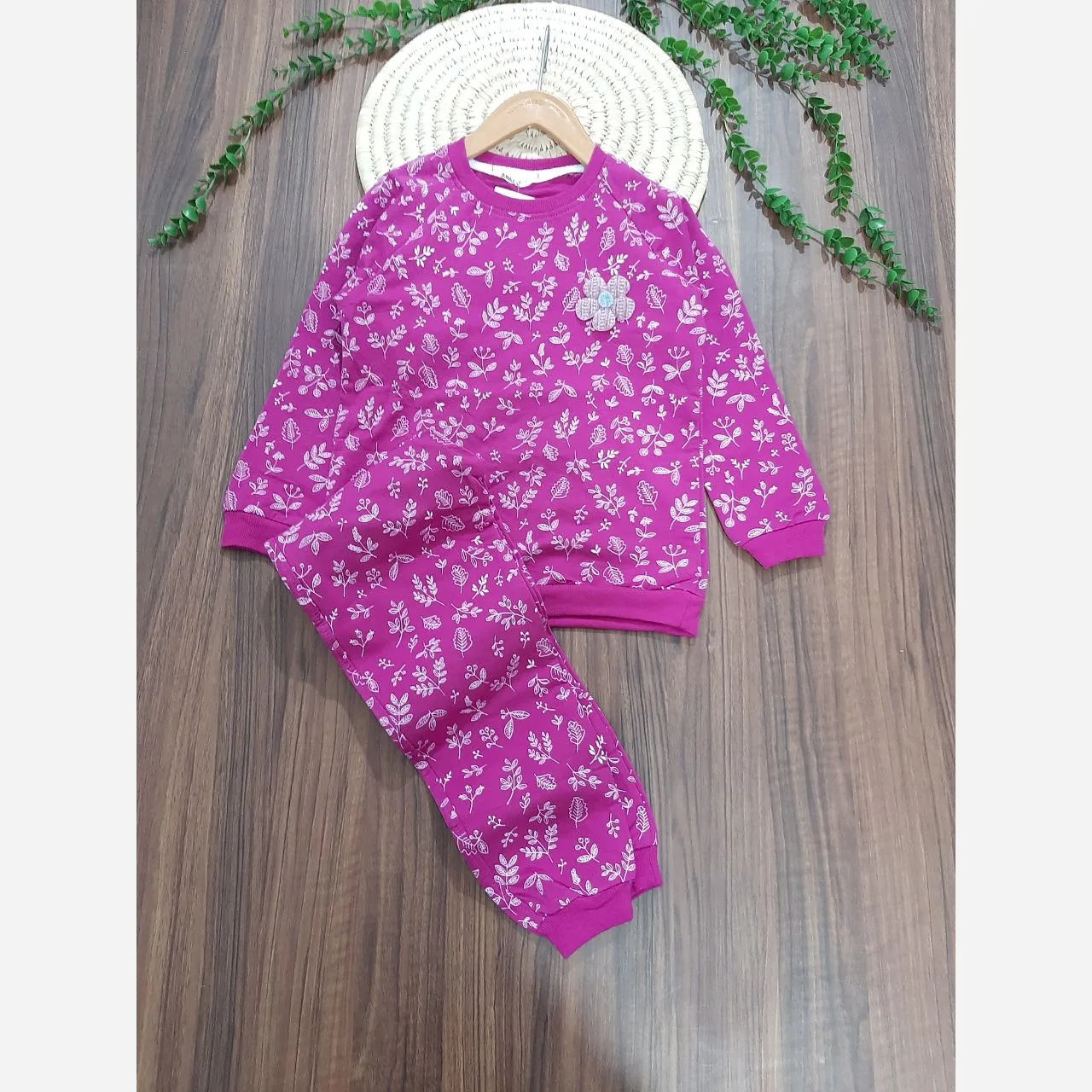 بلوز شلوار دخترانه طرح برگ سایز 50 و 55