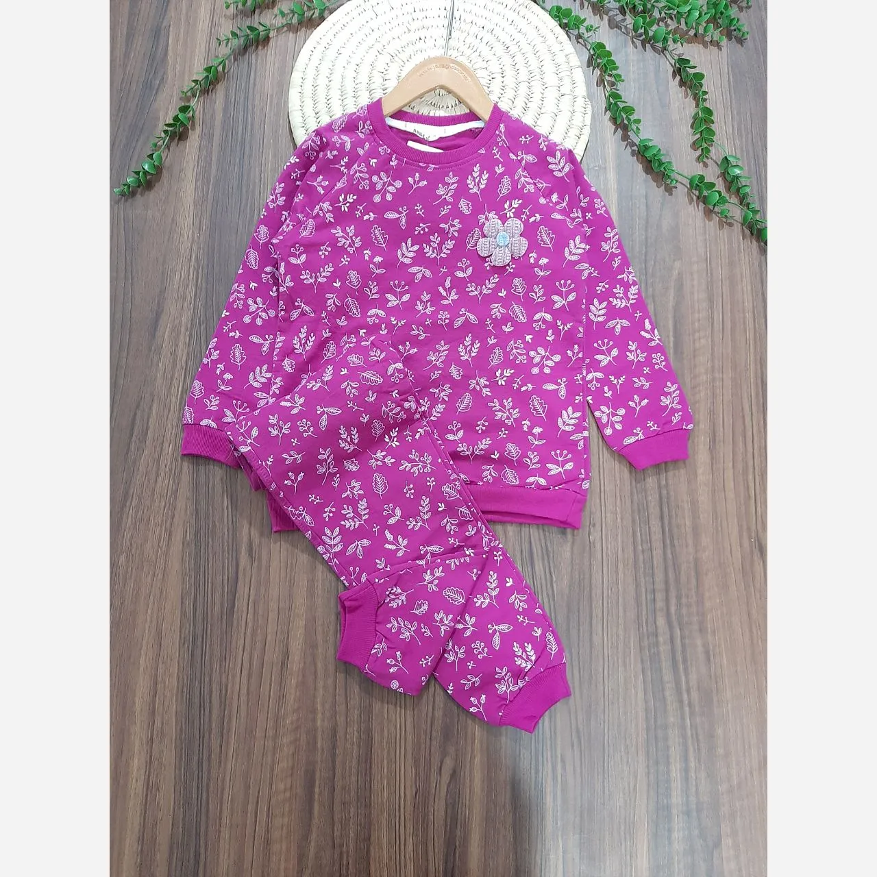 بلوز شلوار دخترانه طرح برگ سایز 50 و 55