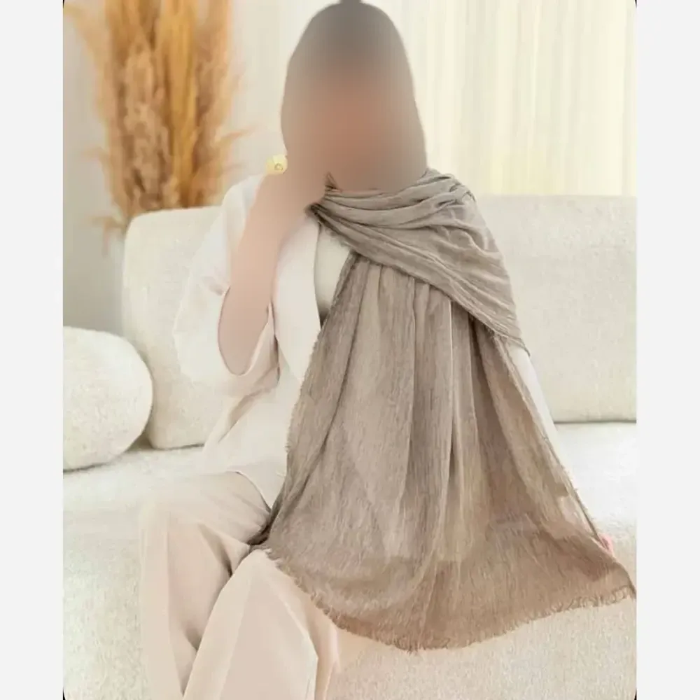شلوار زنانه فول نگین جنس شانتون درجه یک رنگ مشکی سایز فری 36 تا 46 قد 100