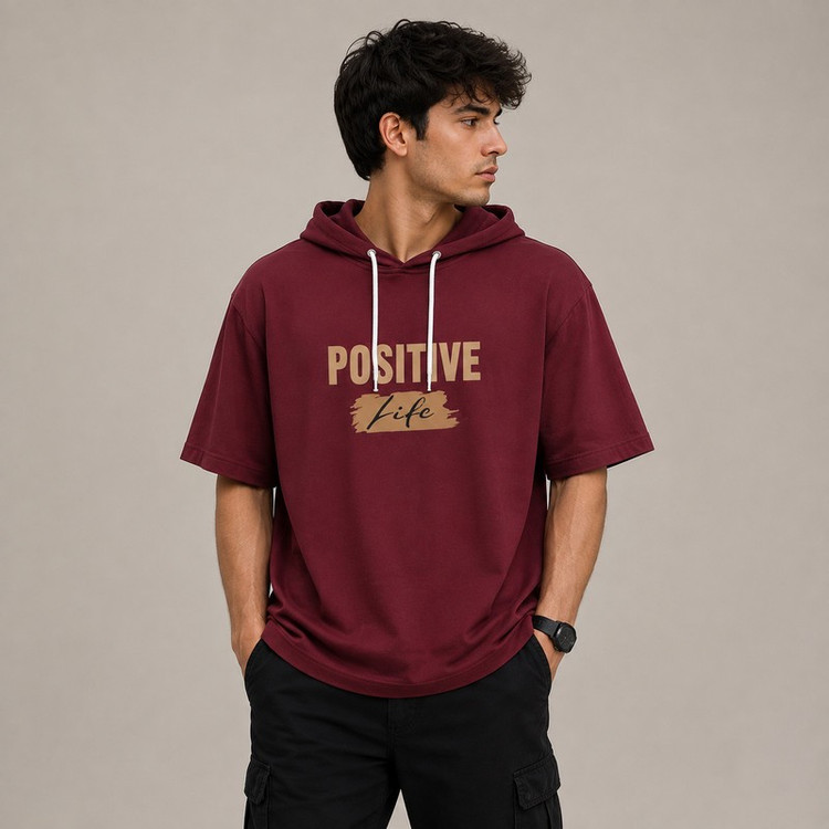 تی شرت مردانه کلاهدار پنبهای طرح حروف مدل positive