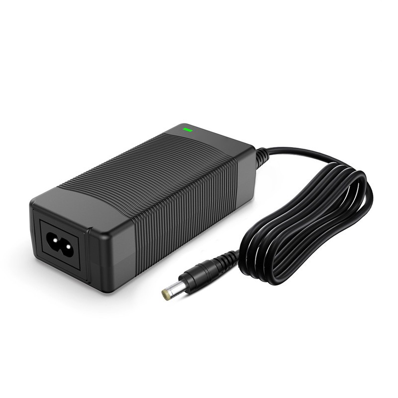 آداپتور برق 12 ولت 5 آمپر سومو مدل SM-120500D مناسب برای دستگاه های الکترونیکی