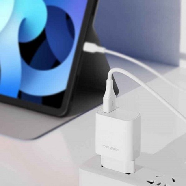 آداپتور شارژر راک اسپیس مدل T48
