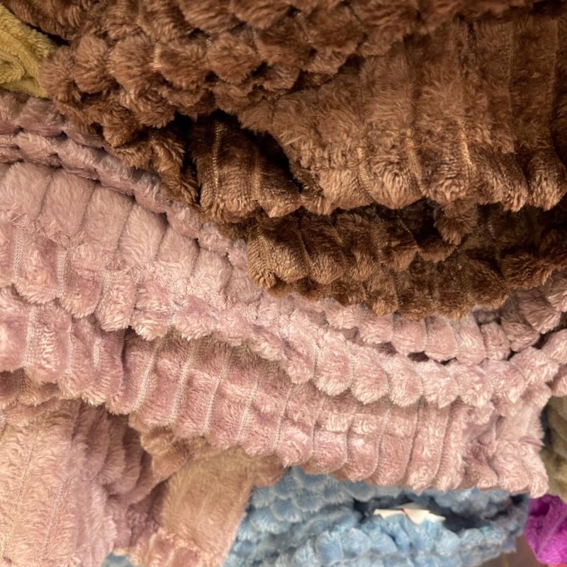 پتو مسافرتی ژینورا مدل کرکره ای سایز 140x200 سانتی متر