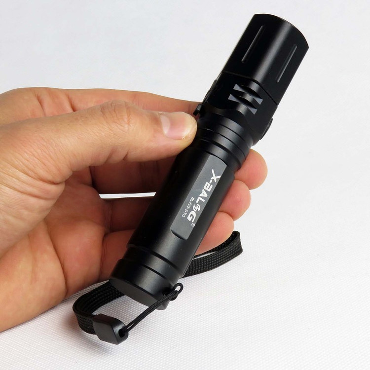 چراغ قوه دستی ایکس-بالوگ مدل X-Bal کد 2168 با نور مهتابی